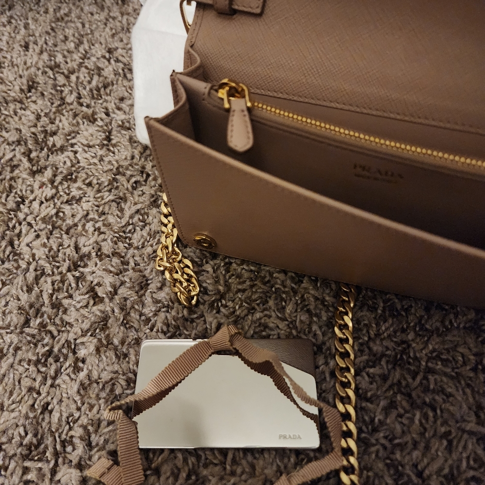 ‼️SOLD‼️Prada Crossbody Bag - Picture 4 of 10